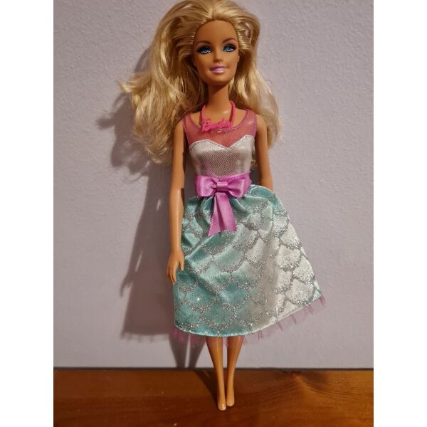 Barbie me forema Fashionistas