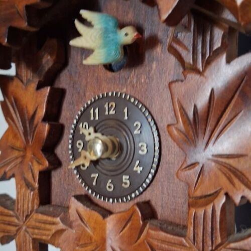Japan quartz retro wall clock with swinging figure