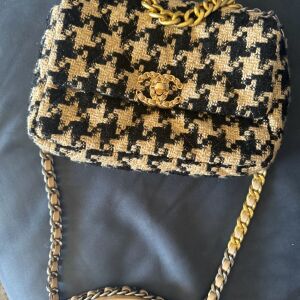 Chanel 19 bag tweed gold and black