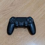 PS4/1 Controller/5 Games