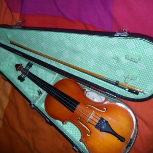 βιολί με βαλίτσα