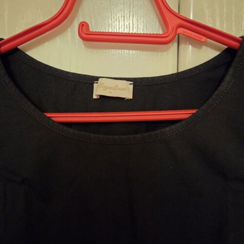 Regalinas black sleeveless blouse with ruffled sleeves, small