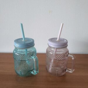 2 Ποτήρια γυάλινα με χέρι και με πλαστικό καλαμάκι