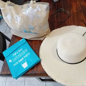 Τσάντα με καπέλο