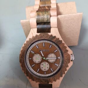Ρολόι μπαταρίας BEWELL με ξύλινο μπρασελέ και χρονογράφους.