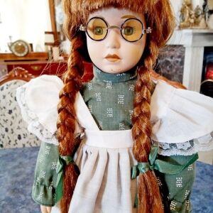 Vintage. Πορσελανινη κούκλα. 40 см.
