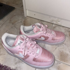 Airforce pink