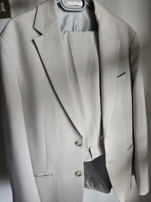 Σετ κουστουμιού Zara μπεζ ανδρικό slim fit σακάκι νούμερο 50 και παντελόνι νούμερο 42 E σαν καινούργιο