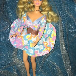 Η κούκλα Barbie,με ανοιξιάτικα. Vintage