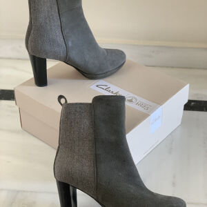 Clarks ankle boots, grey suede leather, size 37.5