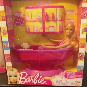 barbie κουκλα και μπανιερα