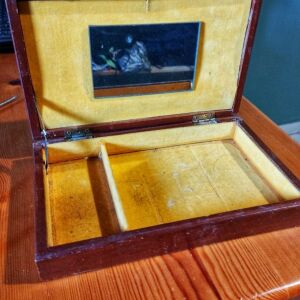 Ξύλινο κουτάκι για κοσμήματα vintage