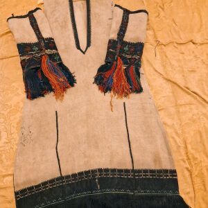 .Λίνο  πουκάμισο παραδοσιακής  φορεσιάς  καραγκουνας