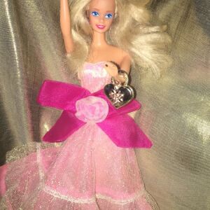 Πολύ όμορφη κούκλα Barbie,vintage