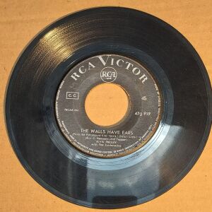 7" Elvis Presley With The Jordanaires – The Walls Have Ears / Because Of Love