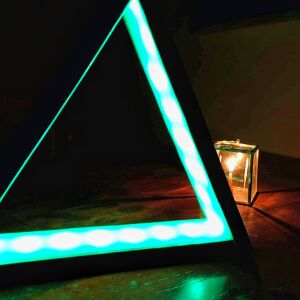 Επιτραπέζιο φωτιστικό RGB