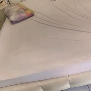 Κρεβάτι υπερδιπλο με στρώμα Media strom