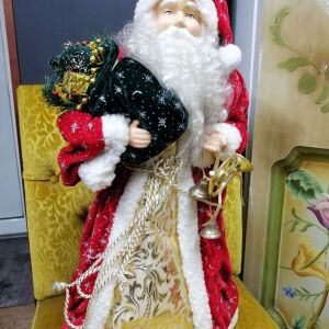 Άγιος Βασίλης  με βελούδινη φορεσιά ,ύψος 62 εκατοστά