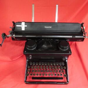 Γραφομηχανή IMPERIAL 58 αντίκα της δεκαετίας του'40.