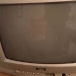 5 τηλεοράσεις παλιάς τεχνολογίας με τηλεκοντρόλ