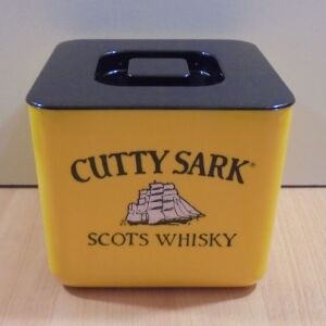 Cutty Sark scots whisky παλιά διαφημιστική πλαστική παγοθήκη