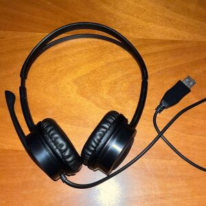Ακουστικά με μικροφωνο και σύνδεση USB-A