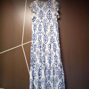 Kate London φόρεμα, νούμερο EUR 38/ M, με εντυπωσιακό μπλε άσπρο ντεσέν, βολάν μανίκι κ φόδρα!