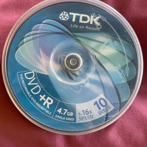 9 DVD+R σε συσκευασία
