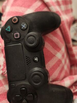 Χειριστήριο PlayStation μεταχειρισμένο, κάπως φθαρμένο αλλά λειτουργικό