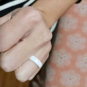 Λευκό κεραμικό δαχτυλίδι