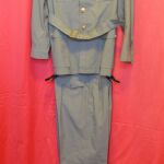 Πλήρης θερινή στολή αξκων (χιτώνιο-παντελόνι) τύπου ‘’ΑΦΡΙΚΑΝΑ’’ του Στρατού Ξηράς περιόδου 1970-1980 (140 ευρώ)
