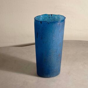 Επώνυμο μπλε βάζο της Kosta Boda