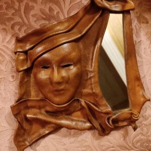 Διακοσμητικό τοίχου μάσκα καθρέφτης από Βενετία. Γνήσιο Δέρμα. Χειροποίητη.
