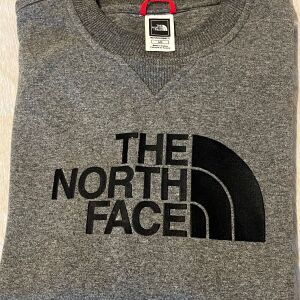 The North Face Drew Peak Crew - Ανδρική Μακρυμάνικη Μπλούζα - Ανθρακί - Large (Προσφορά έως 05/04)