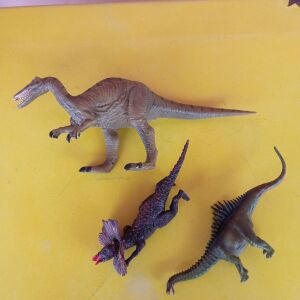 3 Δεινοσαυράκια