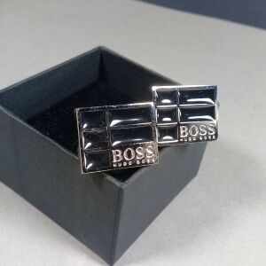 Hugo Boss Ασημί/Μαύρο σμάλτο τετράγωνα μανικετόκουμπα