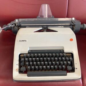 Γραφομηχανή του 1977