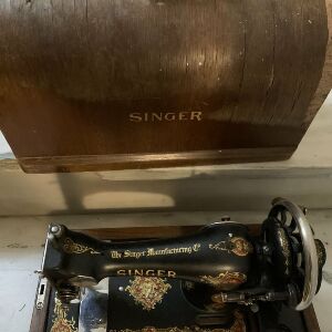 Ραπτομηχανη SINGER   Beginning 114 ετών