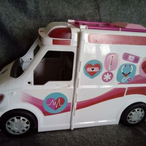 Ασθενοφόρο Barbie της Mattel, με ελλείψεις