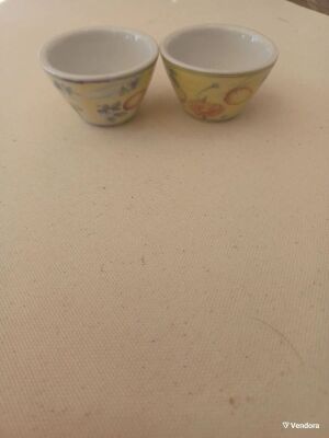 Set of 2 small ceramic egg cups