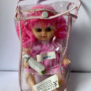 Κούκλα με ροζ μαλλιά
