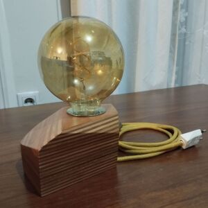 Πωλείται επιτραπέζιο φωτιστικό με Edison bulb  ρετρό