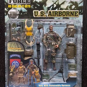 1:18 Blue Box Toys BBi Elite Force WWII US Army Airborne Soldier - Ritter