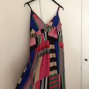 Φόρεμα με υπέροχα χρώματα από την εταιρεία Accessorize