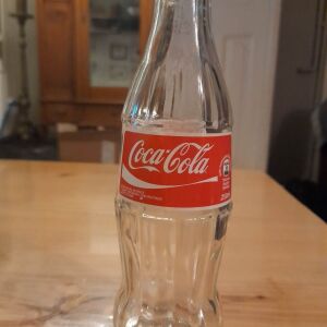 1 συλλεκτικό μπουκάλι Coca-Cola 250 ml