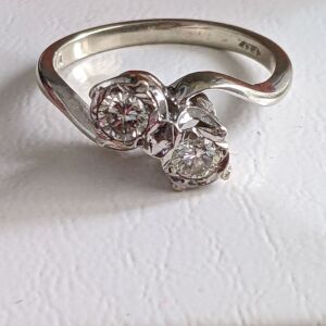 Χρυσό δαχτυλίδι με μπριλιαντια - διαμάντια!