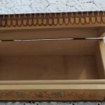 Vintage ξύλινο κουτί με πυρογραφια.