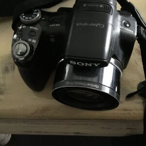 Ψηφιακή Φωτογραφική Μηχανή Sony με θηκη μεταφοράς & φορτιστή