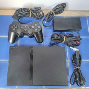 PlayStation 2 Slim SONY (used).
