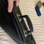 Δερμάτινη μαύρη Vintage θήκη κιθάρας + δώρο μαύρη δερμάτινη ζώνη Levys M26